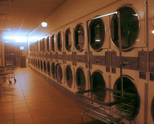 how to clean up laundry detergent